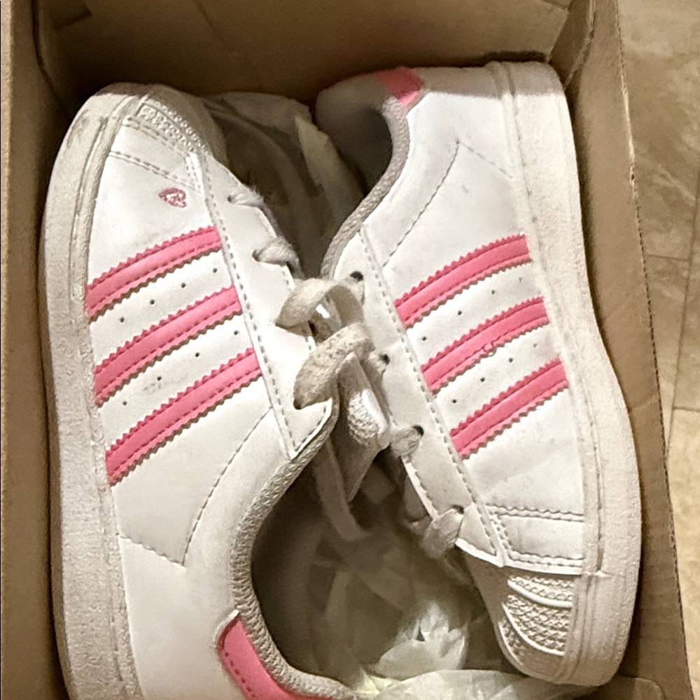 Adidas Kids Sneakers in White and Pink